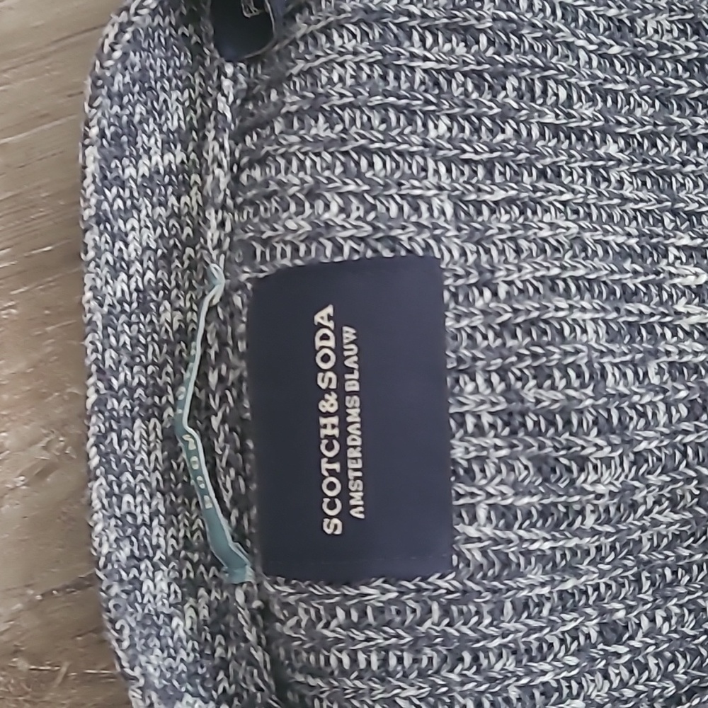 Sweater - Picture 2 of 5